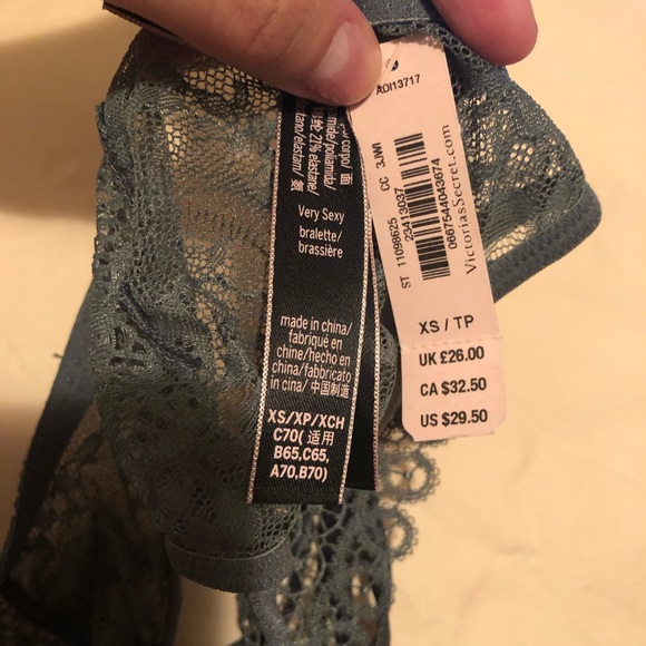 NWT Victoria Secret very lace scoop neck bra. - Picture 4 of 4